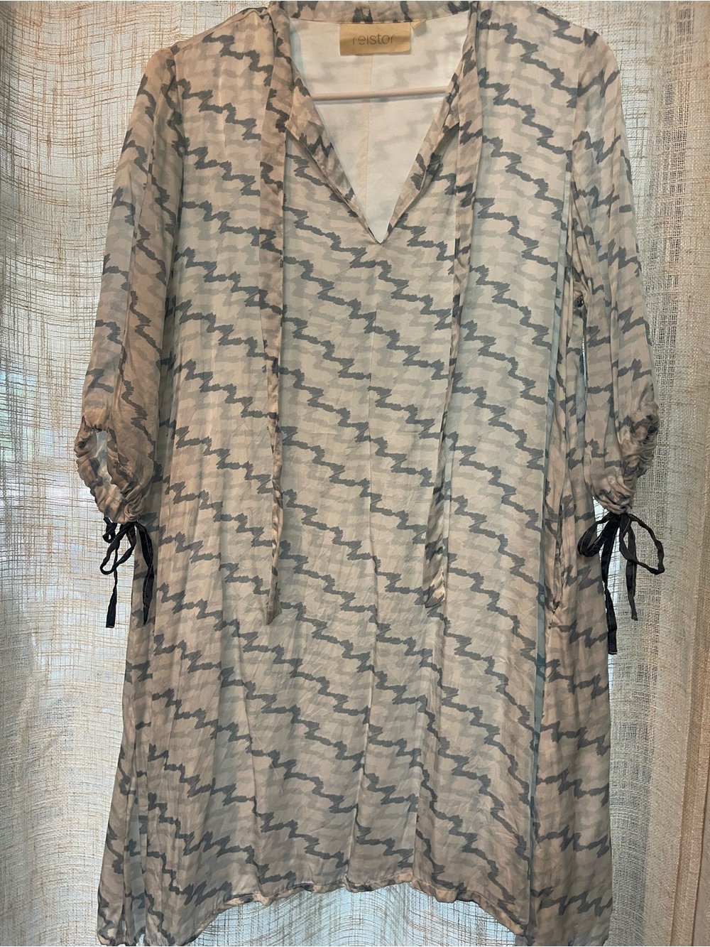 Reistor Printed V-Neck Tunic in Ecru and Gray